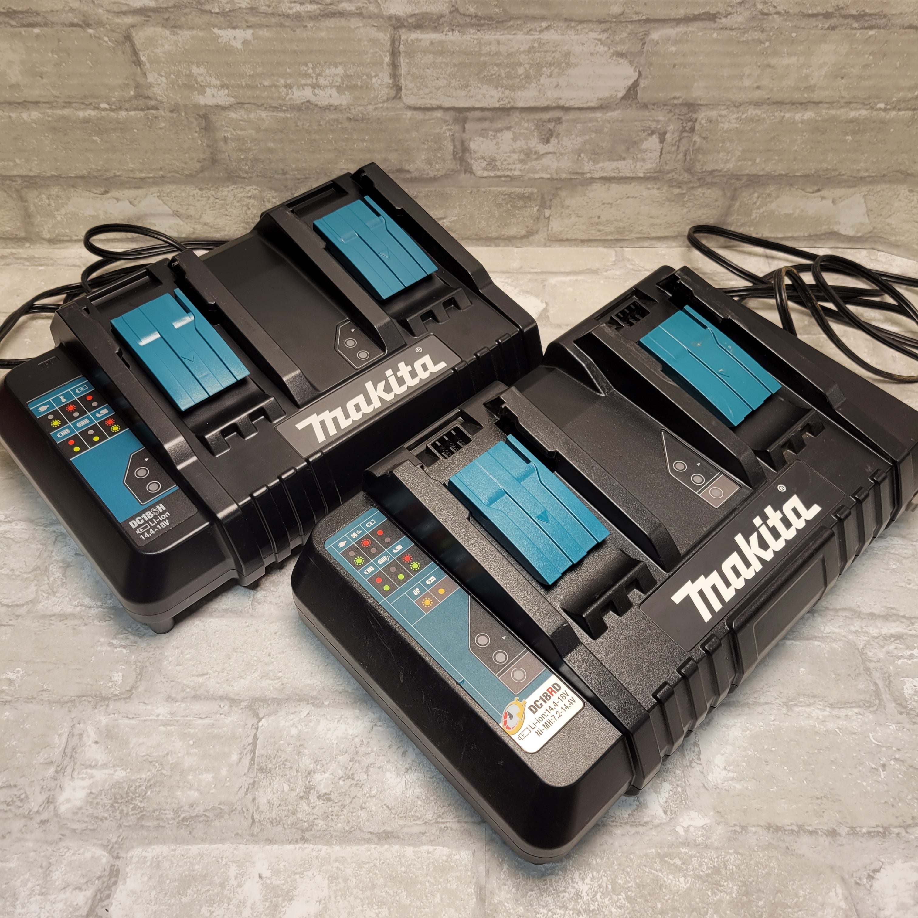 (2) Makita 18V LXT Lithium Dual Chargers DC18RD & DC18SH (7937583644910)
